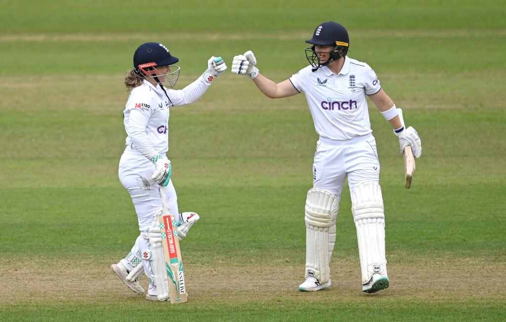 Heather Knight retirement