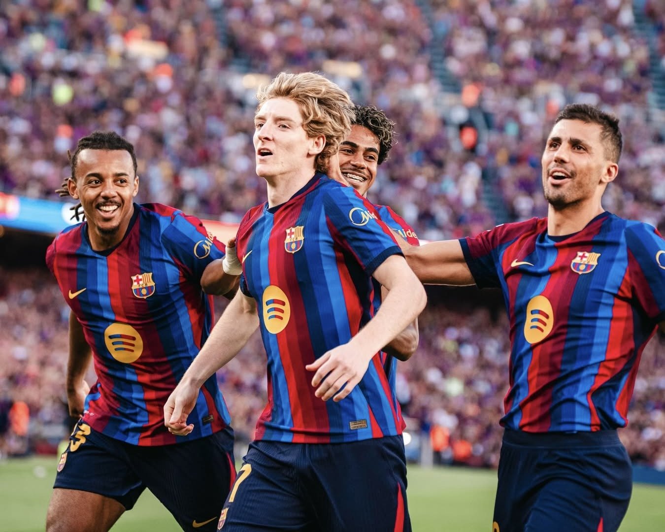 Gordon strikes inside two minutes as Barcelona beat Getafe 3-0 to stay perfect