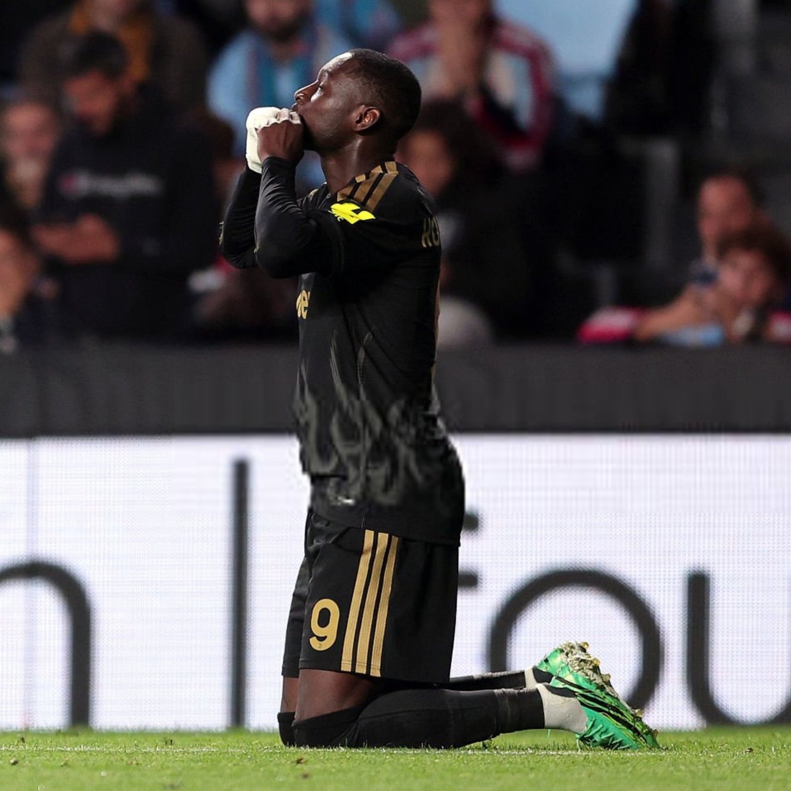 Kolo Muani’s stoppage-time header lifts Juventus past Celta Vigo after Álvarez’s opener