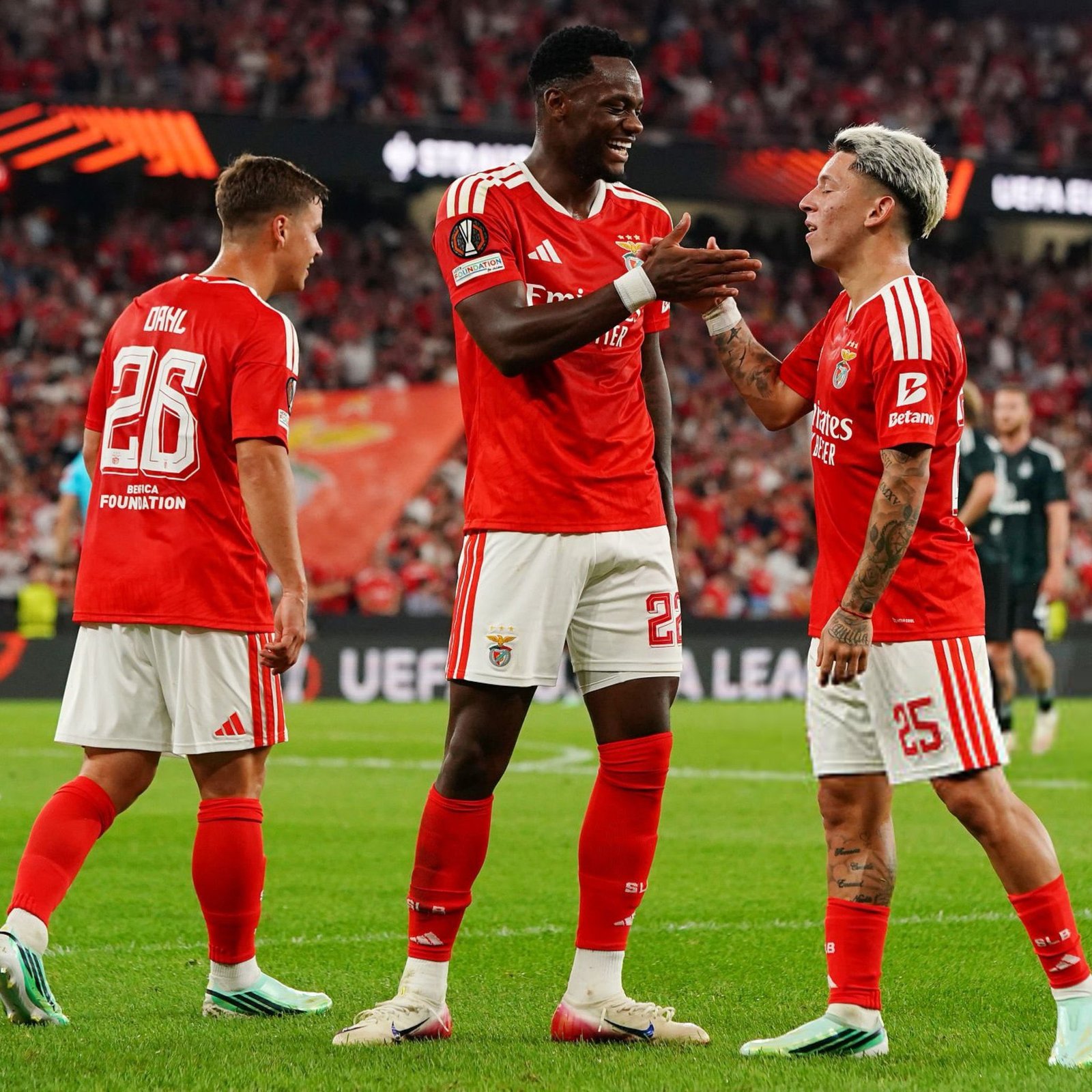 Jhon Durán’s double and a Panenka fire Benfica to a 4-1 win over Celtic