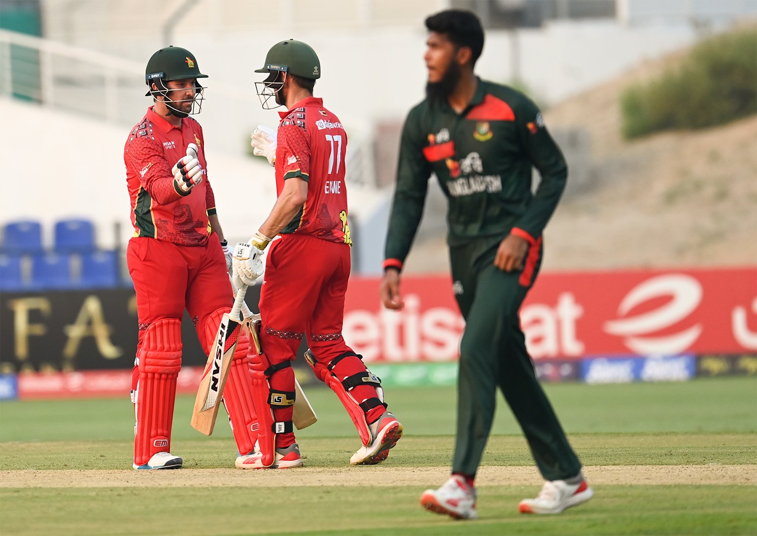 Ervine and Taylor rebuild from 24 for 3 as Zimbabwe beat Bangladesh by 99 runs in Abu Dhabi