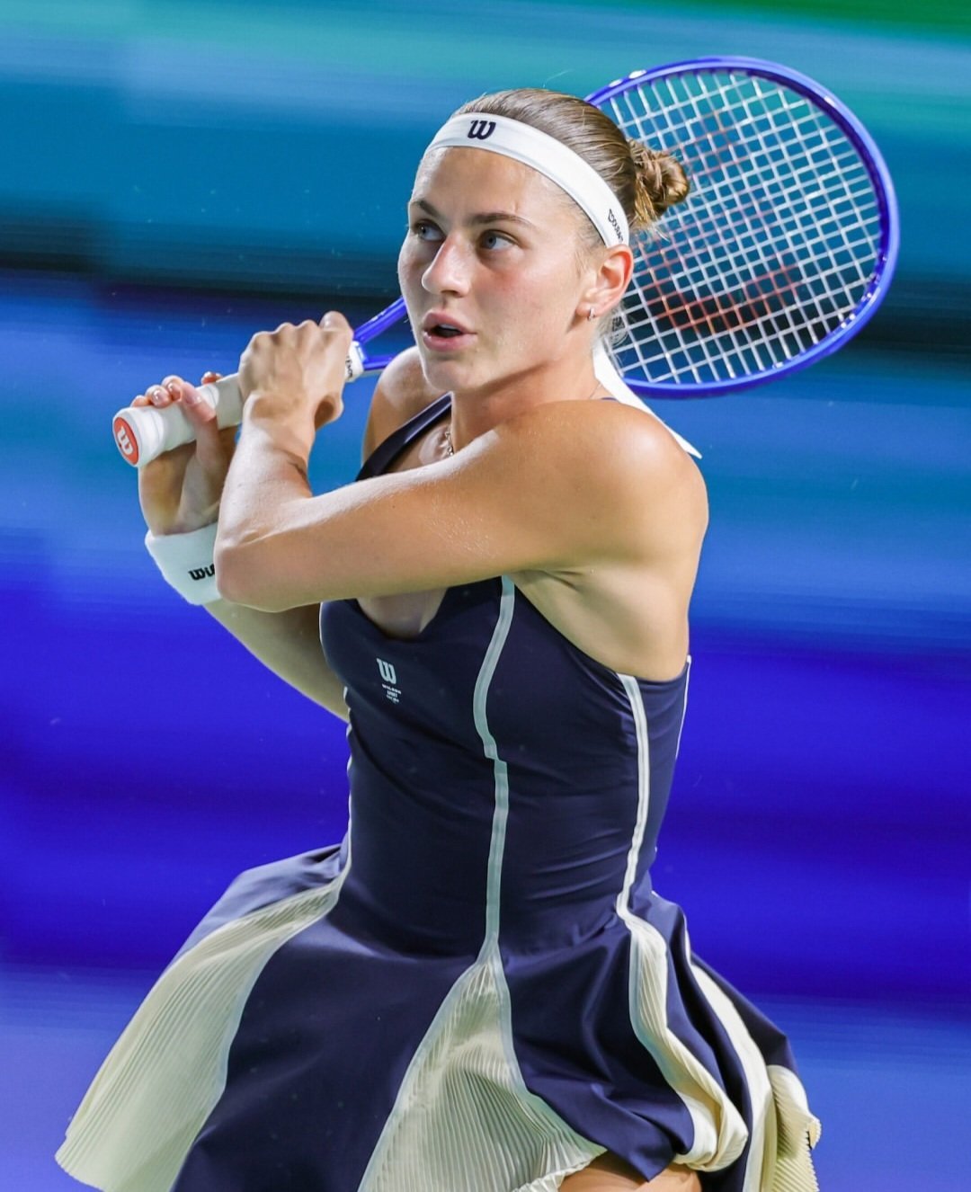 Kostyuk retires in Ningbo to hand Muchova the last WTA Finals place as Bejlek upsets Cirstea