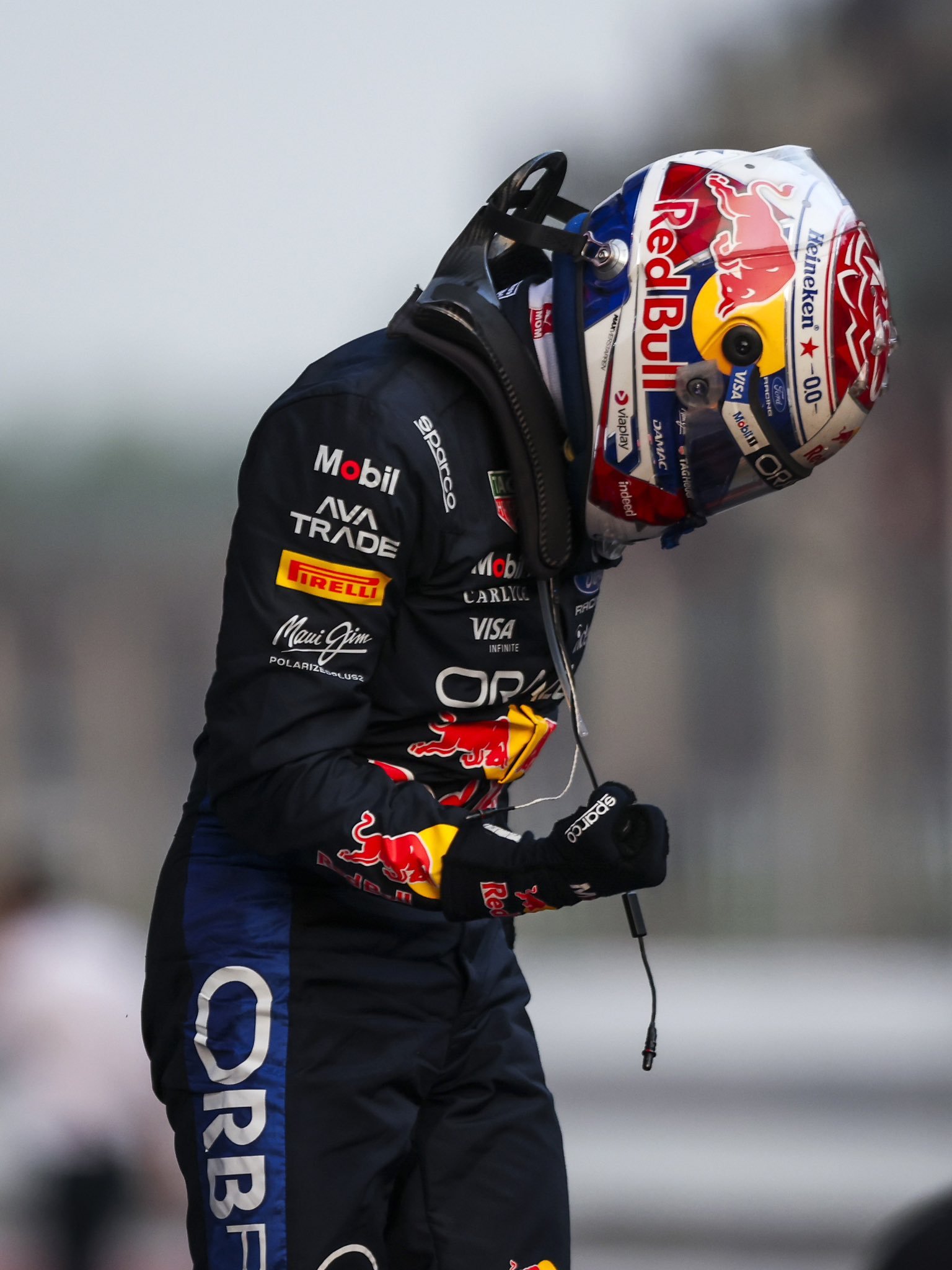 Verstappen beats the Ferraris to Singapore pole, his 50th, by 0.054 seconds