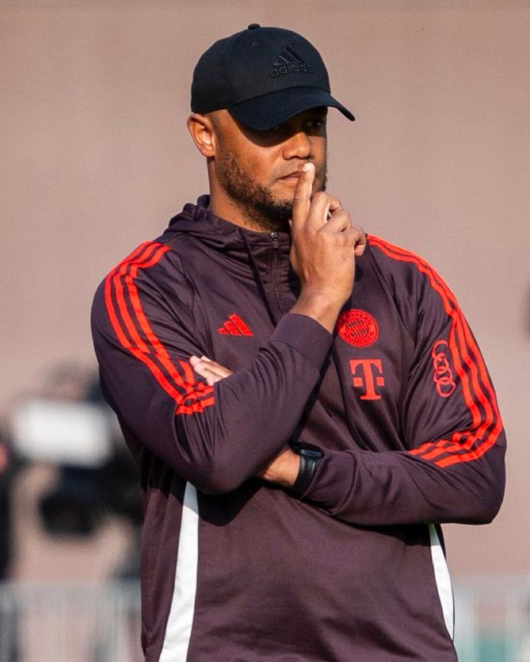 Bayern coach Vincent Kompany leaves hospital after meningeal irritation diagnosis