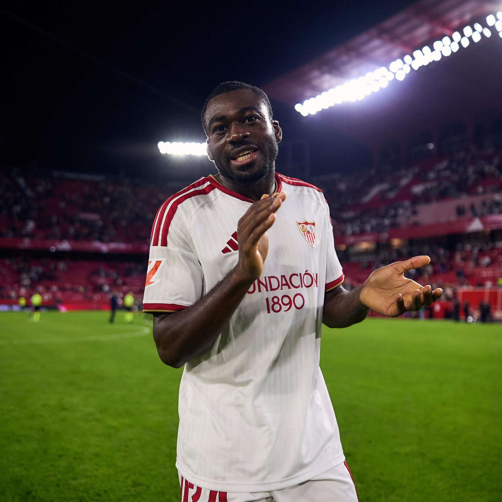 Fofana sets up Isaac Romero and Félix Correia as Sevilla beat Osasuna 2-0 to end a three-game winless run