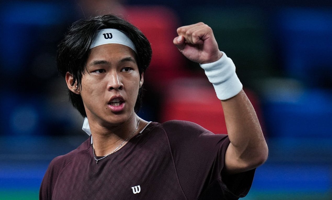 Wild card Zhou Yi, ranked 277th, outlasts Musetti in two tie-breaks to reach the Shanghai Masters third round
